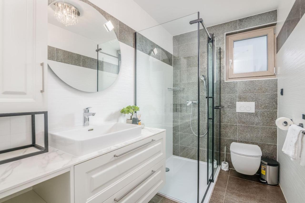 Villa Njivice Apartman Marina Екстер'єр фото