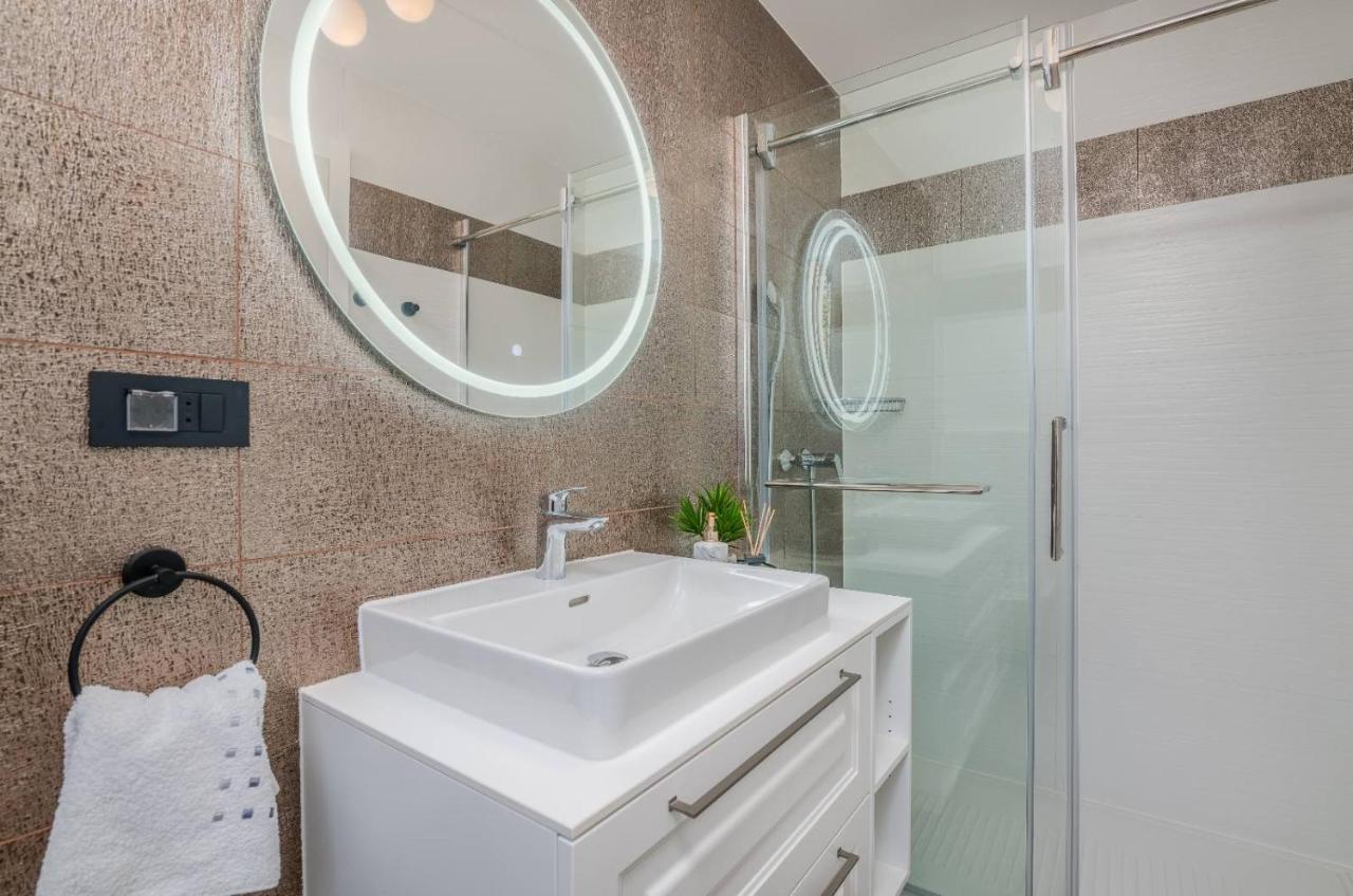 Villa Njivice Apartman Marina Екстер'єр фото