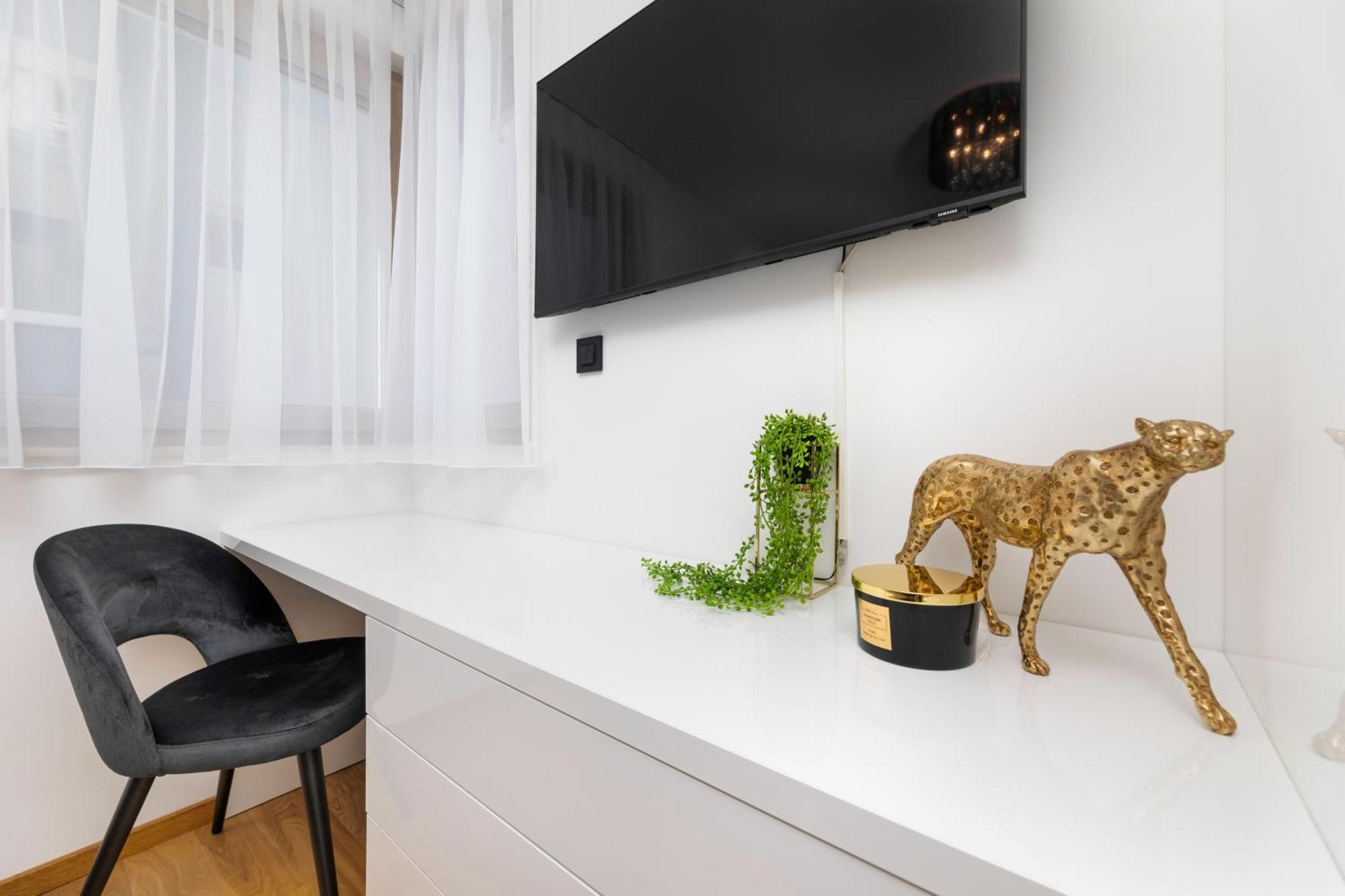 Villa Njivice Apartman Marina Екстер'єр фото
