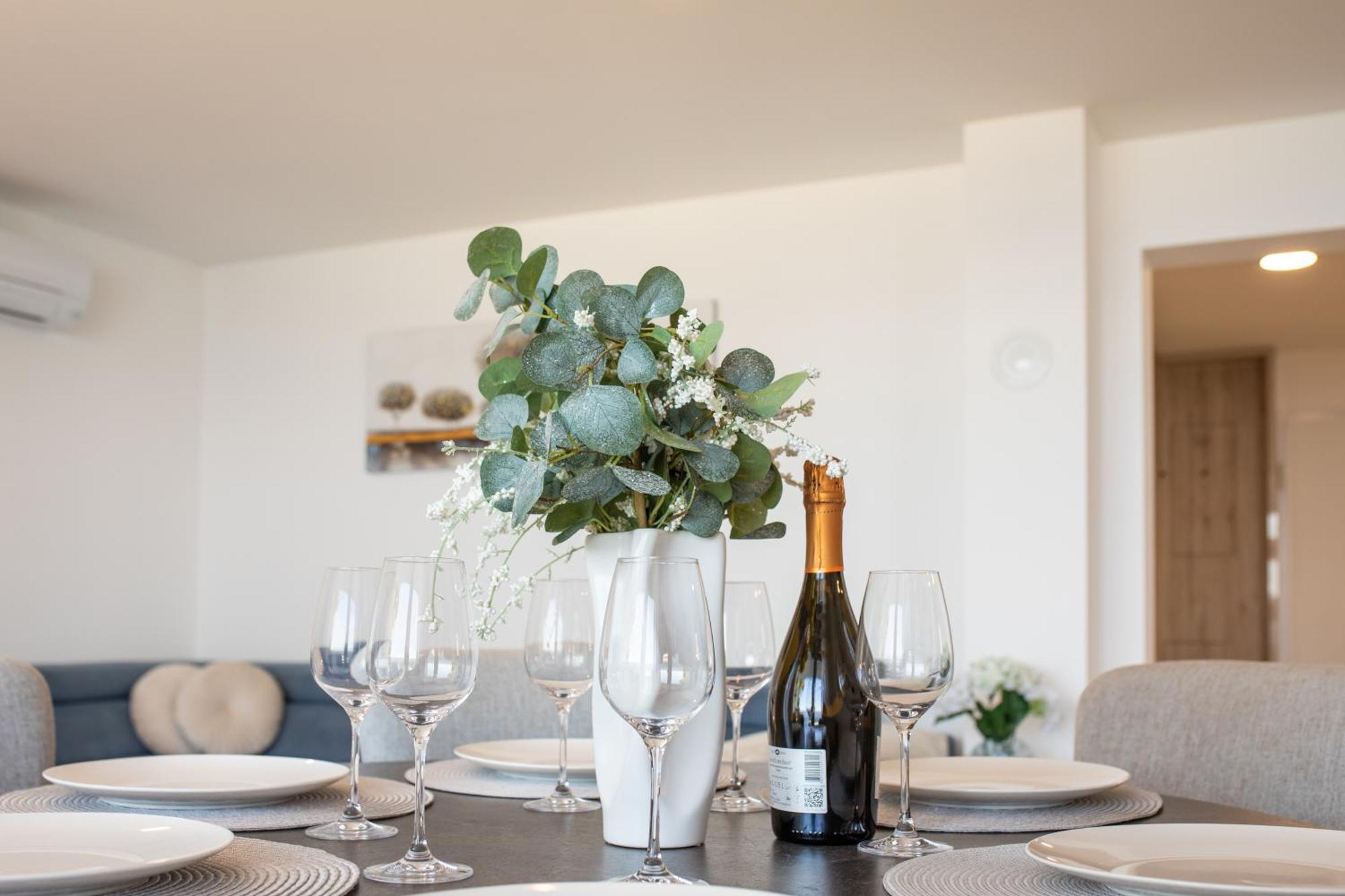 Villa Njivice Apartman Marina Екстер'єр фото